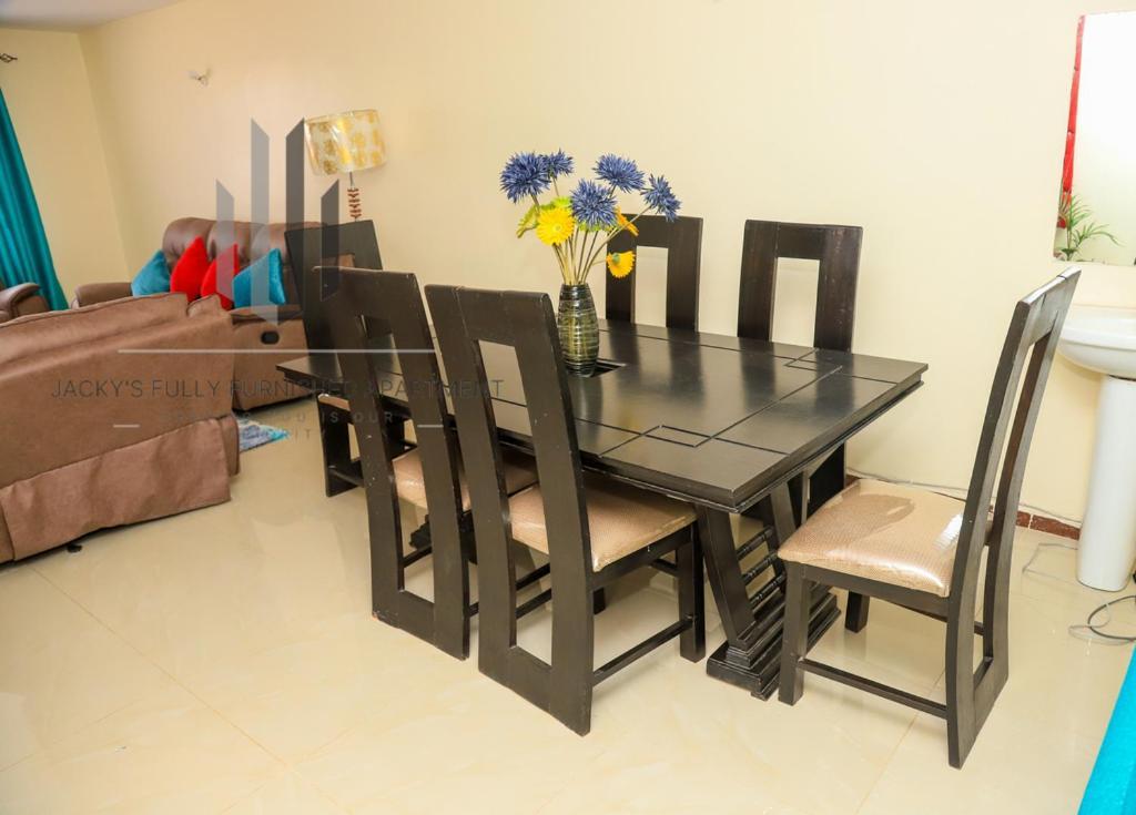 Jacky'S Milimani Suites Nakuru Exterior photo